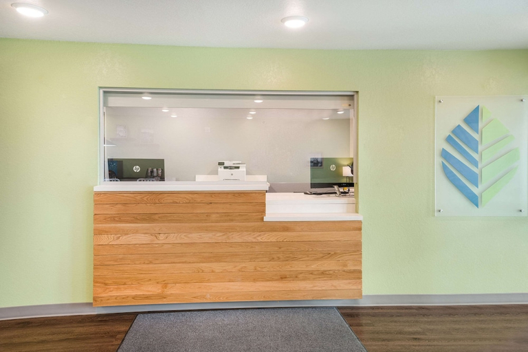 Public Area 2, WoodSpring Suites Sulphur - Lake Charles, Calcasieu