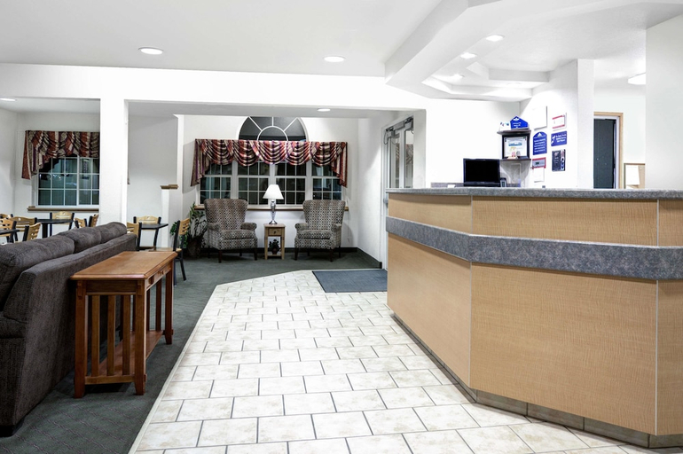 Public Area, Microtel Inn & Suites by Wyndham Mankato, Blue Earth