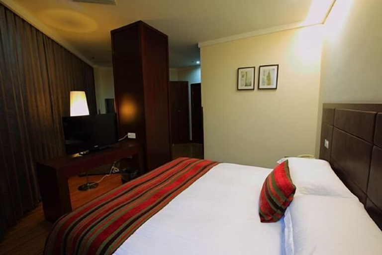 Bedroom 2, GreenTree Inn Jiangsu Nantong Qidong Middle Heping Road Hotel, Nantong