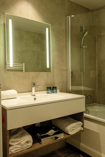 Bathroom 5, Big Sky Hotel & Spa, Haute-Savoie