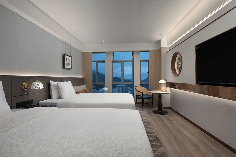 Bedroom 2, Wanda Yi Jianshi, Enshi Tujia and Miao
