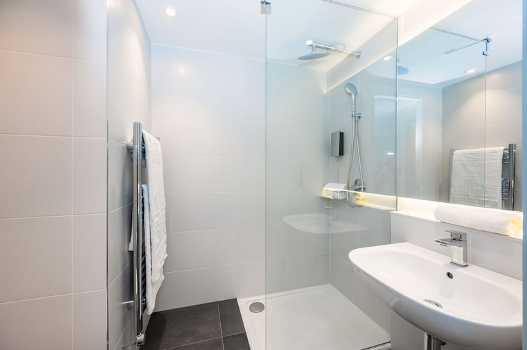 Bathroom 3, Staycity Aparthotels, Dublin, City Quay, Dublin