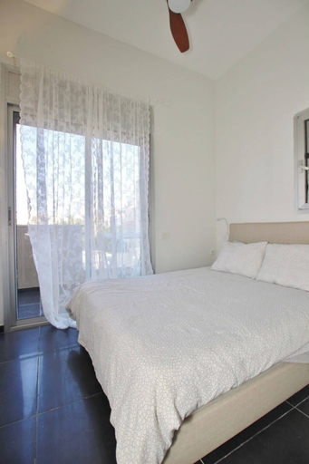 Room 4, Mercado Presidential Suite, Makati City
