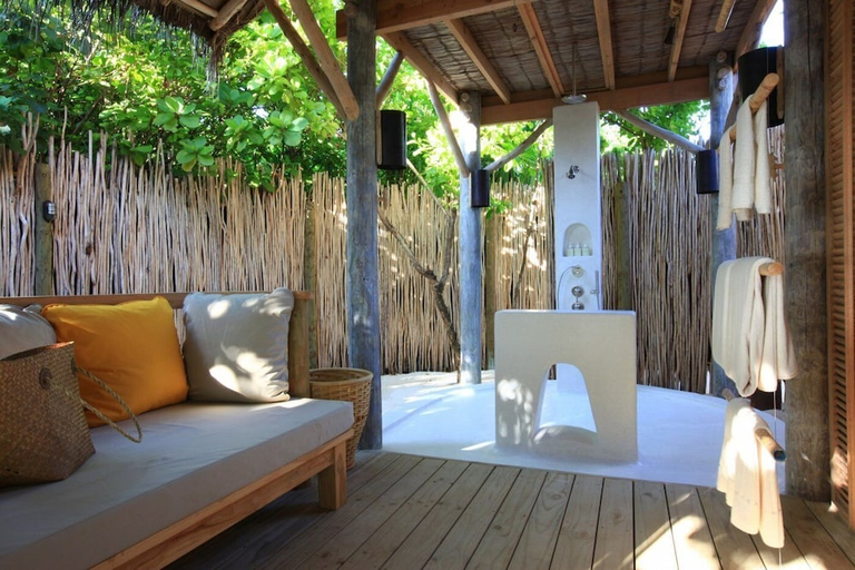 Bathroom, Six Senses Laamu