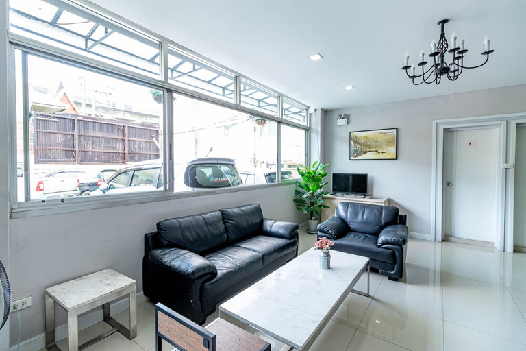 Public Area 5, Your Place Hotel, Bang Plad
