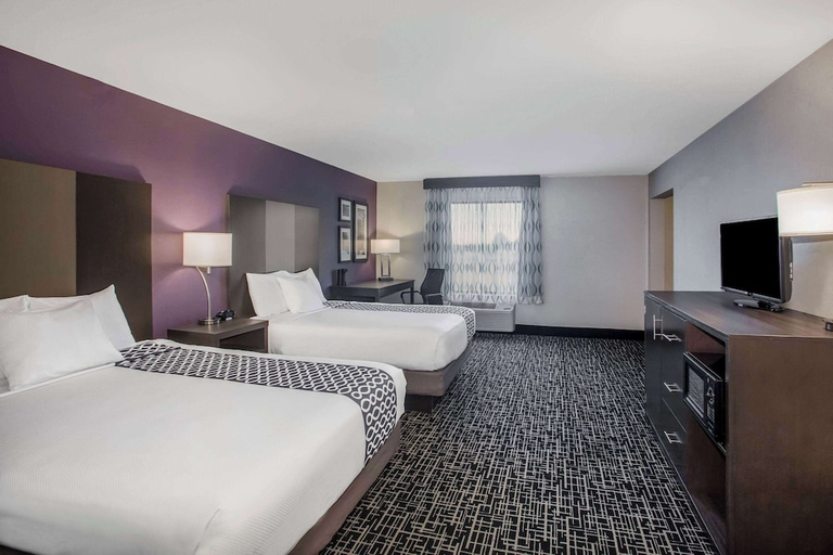 Bedroom 3, La Quinta Inn & Suites by Wyndham Pontoon Beach, Madison