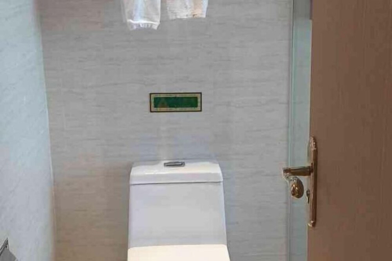 Bathroom 3, ホテル(), Foshan