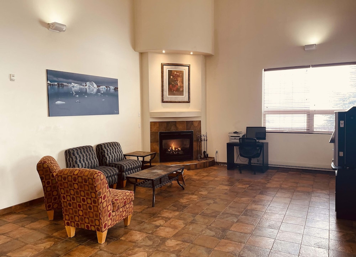 Public Area, Aurora Park Inn & Suites, Peace River