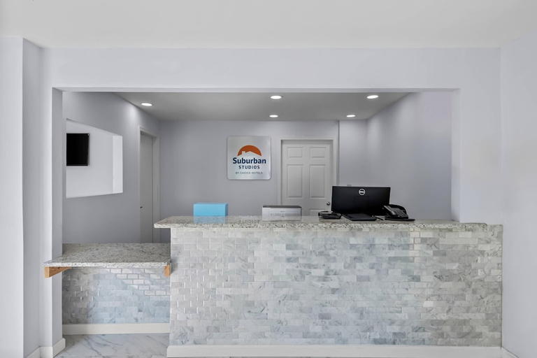 Public Area 2, Suburban Studios Newport News – Hampton, Newport News
