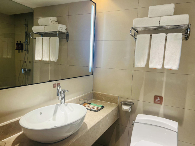 Bathroom, Vienna Hotel Hunan Shaoyang Longhui Bus Terminal, Shaoyang