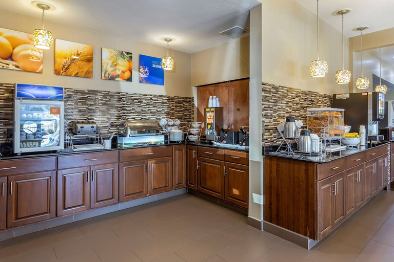 Food & Drinks 4, Comfort Inn & Suites North Aurora - Naperville, Kane