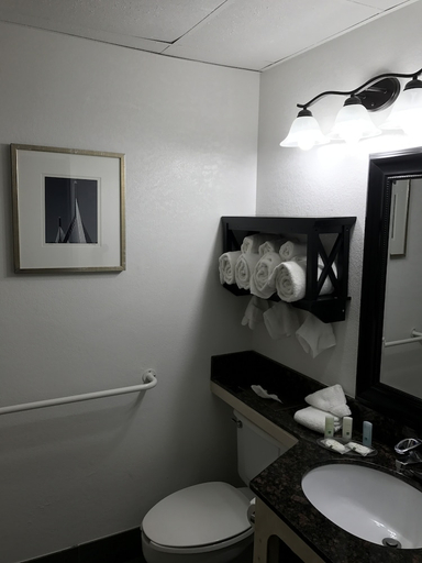 Bathroom 3, Quality Inn Cromwell - Middletown, Middlesex