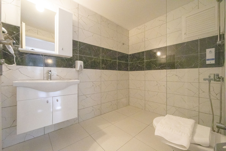 Bathroom 5, Portofino Apart, Ula