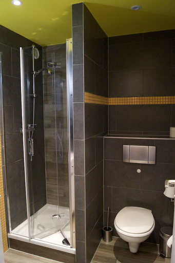 Bathroom 3, Grand Hostel Berlin Urban, Berlin