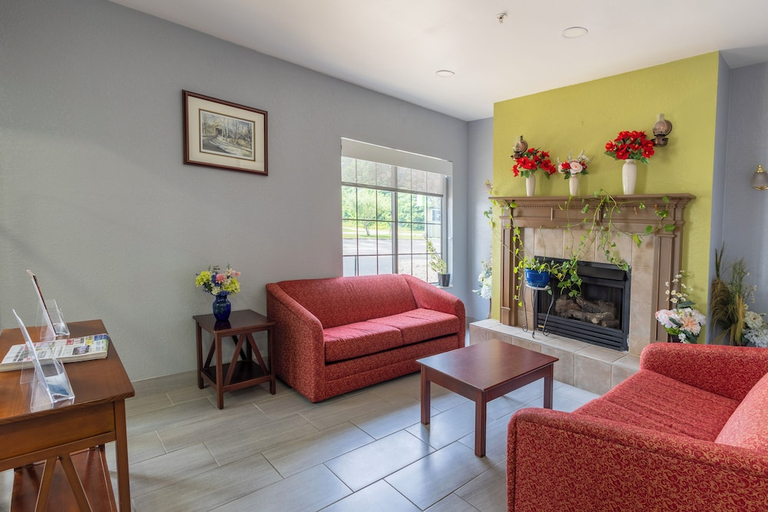 Public Area 2, Countryside Inn & Suites, Brown