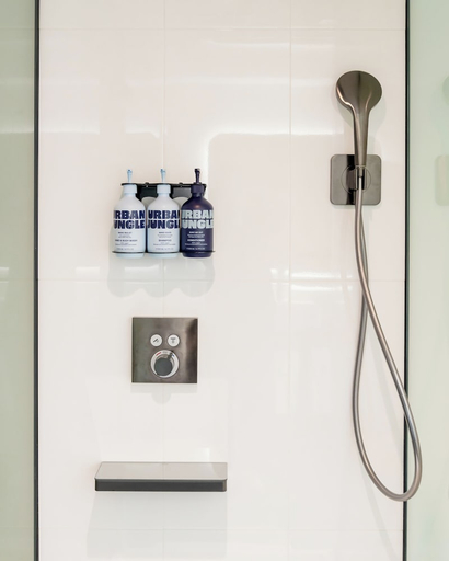 Bathroom 5, YOTEL Geneva Lake, Select by Hilton, Nyon