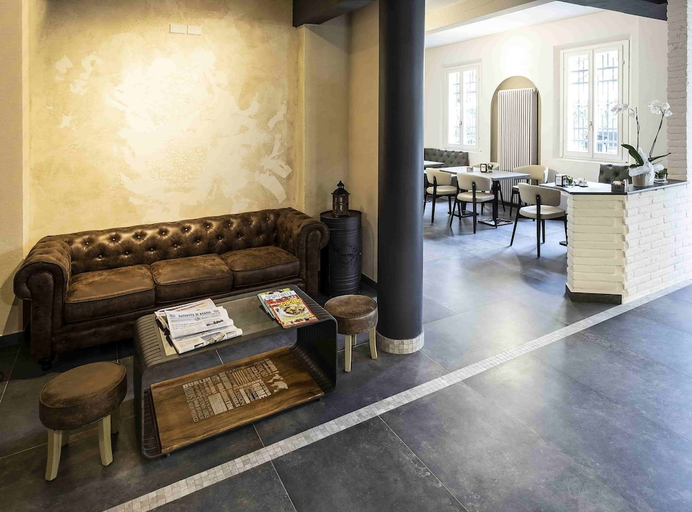 Public Area 4, Villa Petra, Reggio Nell'Emilia