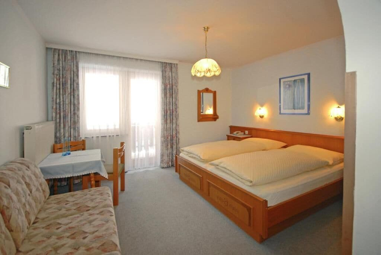 Room 2, Pension Riedlsperger, Zell am See