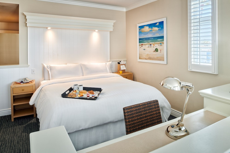 Bedroom 5, Beach House Hotel at Hermosa Beach, Los Angeles