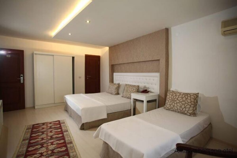Bedroom 2, Grand Harsena Hotel, Merkez