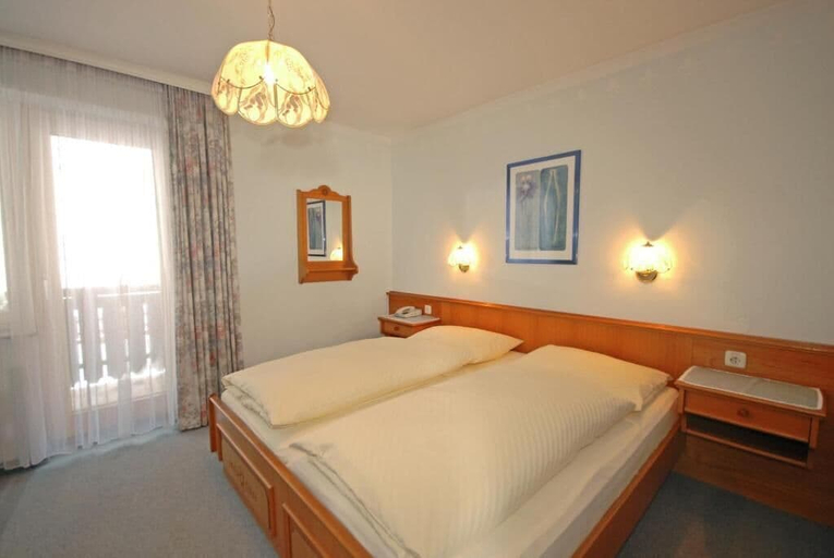 Room 1, Pension Riedlsperger, Zell am See