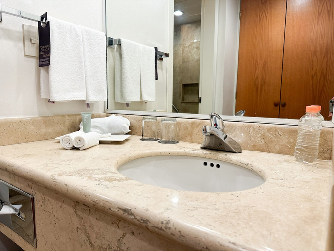 Bathroom 3, Courtyard by Marriott Villahermosa Tabasco, Jalpa de Méndez