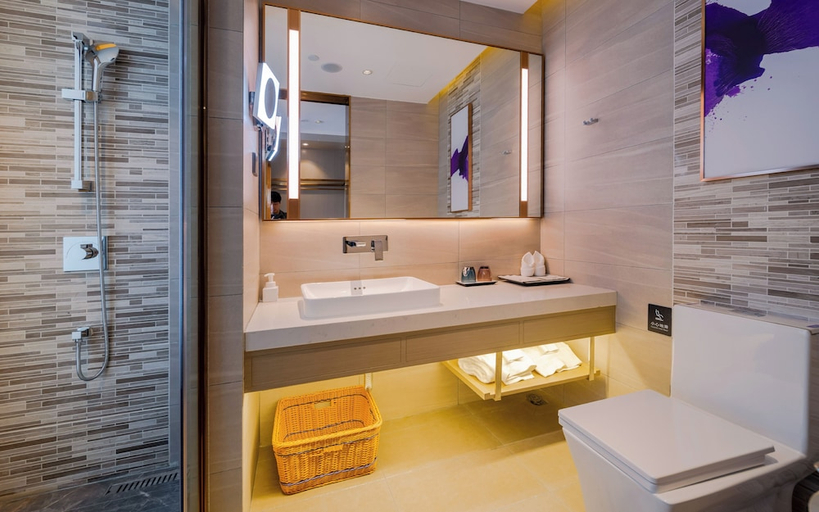 Bathroom 3, Lavande Hotel Dongguan Shipai, Dongguan