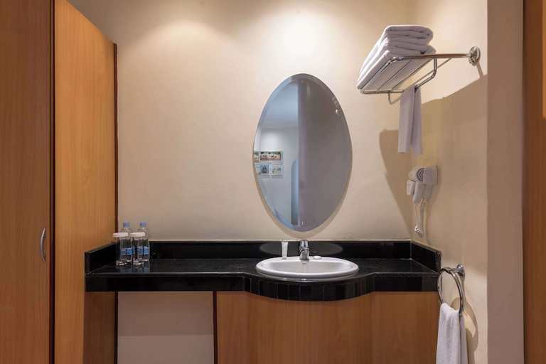 Bathroom 4, Best Western Nairobi Upper Hill, Dagoretti North