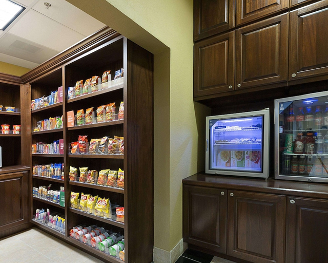 Food & Drinks 5, Comfort Suites Deer Park Pasadena, Houston