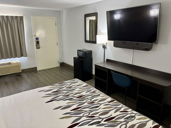 Bedroom 4, Red Roof Inn Birmingham – Highway 280, Shelby