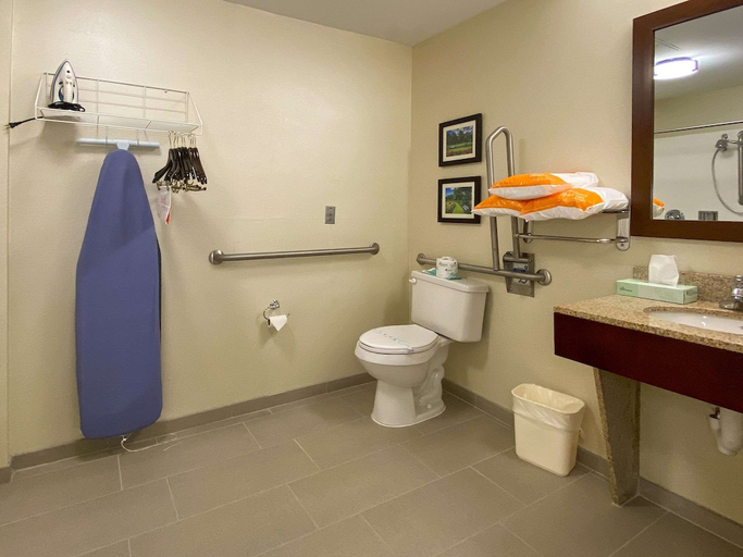 Bathroom 4, Comfort Inn East Windsor - Springfield, Hartford