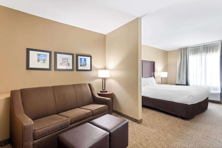 Bedroom 3, Comfort Suites Gulfport Central, Harrison