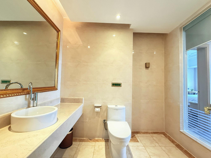 Bathroom 3, Vienna International Hotel (Changde College of Arts and Sciences Tobacco Factory), Changde