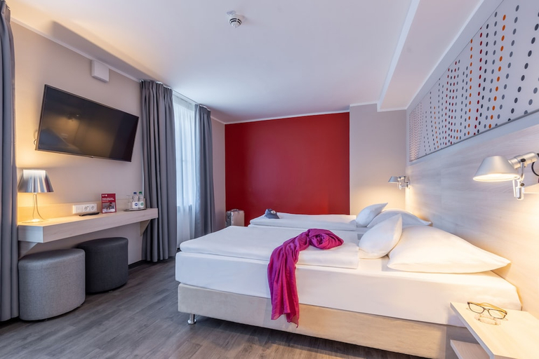 Bedroom 4, Serways Hotel Reinhardshain Nord, Gießen