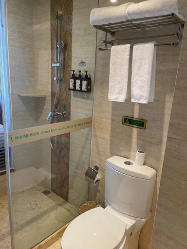 Bathroom 3, Vienna Hotel Shanghai Pudong Theme Park Wanda Branch, Shanghai