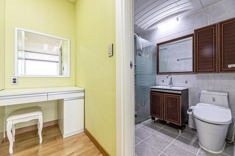 Bathroom 3, Yangyang Alps Beach, Yangyang