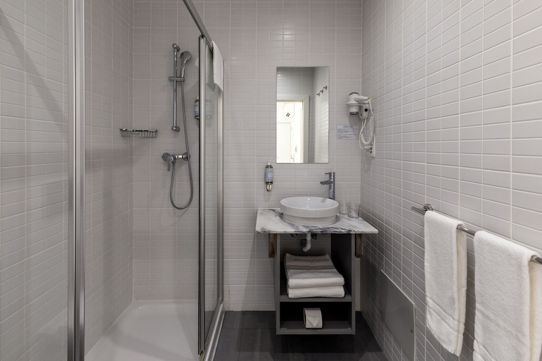 Bathroom 4, Hotel Cidade de Olhão, Olhão