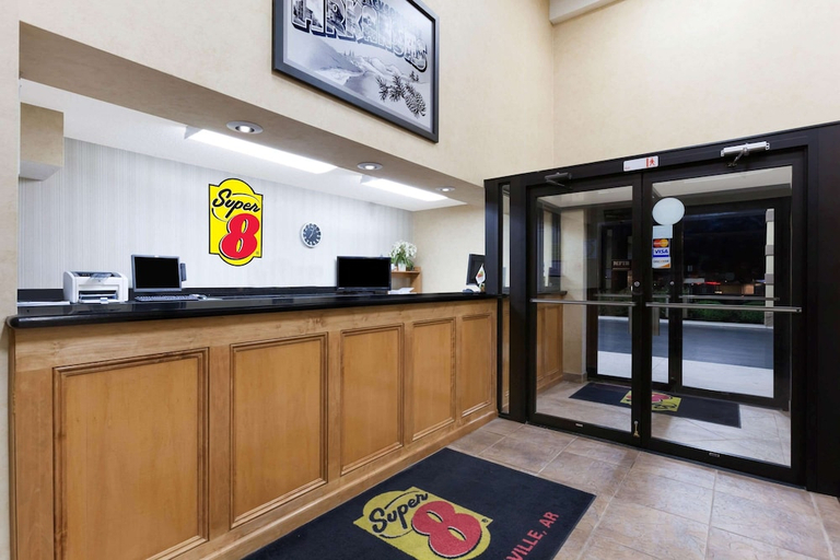 Public Area, Super 8 by Wyndham Jacksonville AR, Pulaski