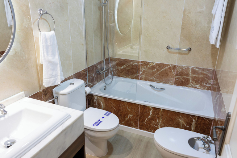 Bathroom 5, Hotel Posada de Vallina by MiRa, Córdoba
