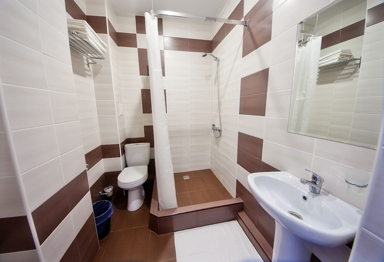 Bathroom 3, Favorit Hotel, Gelendzhik gorsovet