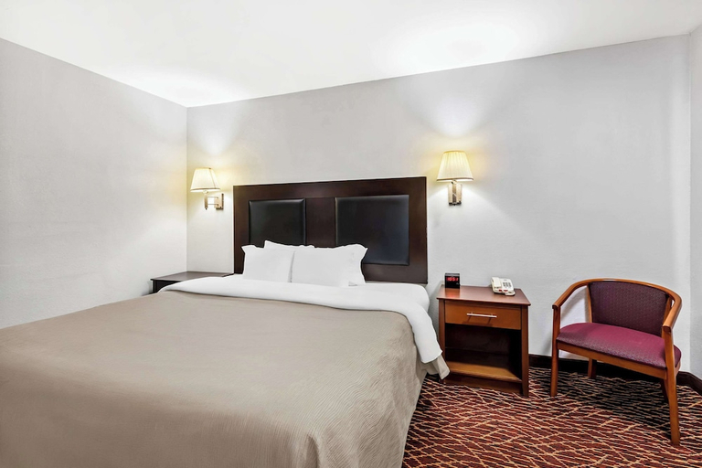 Bedroom 3, Quality Inn Marietta near Dobbins ARB, Cobb