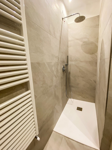 Bathroom 5, GIALLOMANGO Apt in Lucca, Lucca