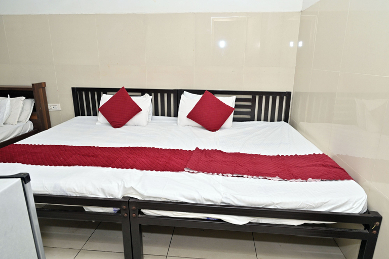 Room 2, Hotel Amaravathi Residency, Guntur