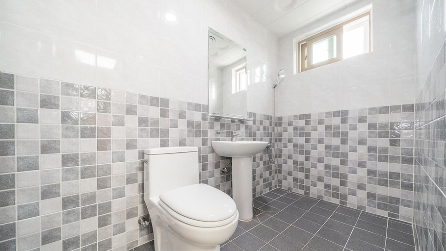 Bathroom 4, Tongyoung Sandeulhae Healling Pension, Tongyeong