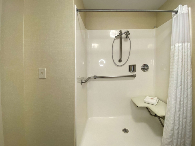 Bathroom 4, Comfort Inn East Windsor - Springfield, Hartford