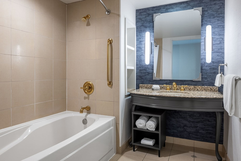 Bathroom, Harrah's Metropolis Hotel & Casino - A Caesars Rewards Destination, Massac