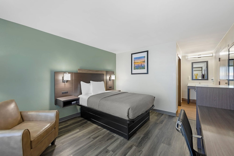 Bedroom 3, Quality Inn Columbus, MS, Lowndes
