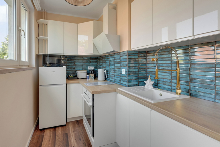 Private kitchenette 2, Orla - 3 minutes walk to the Beach, Gdańsk City