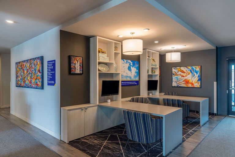 Public Area 2, Microtel Inn & Suites Montreal Airport - Dorval QC, Montréal