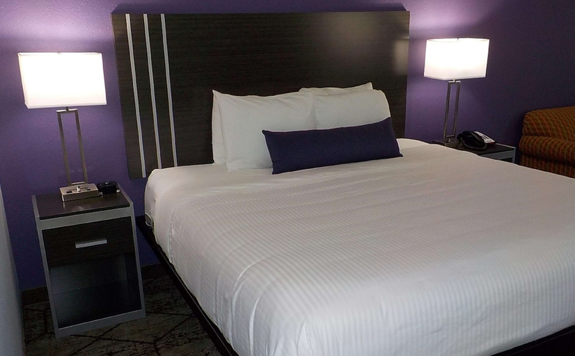 Bedroom 3, SureStay Plus Hotel by Best Western Warner Robins AFB, Houston
